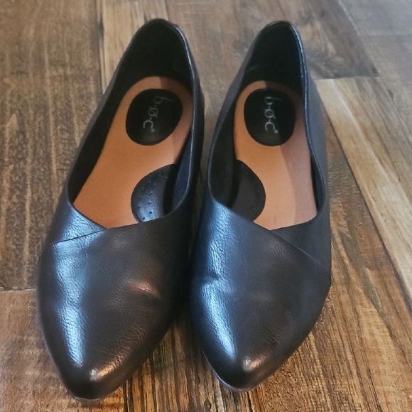 b.o.c. Women's Classic Black Loafers - Picture 6 of 11